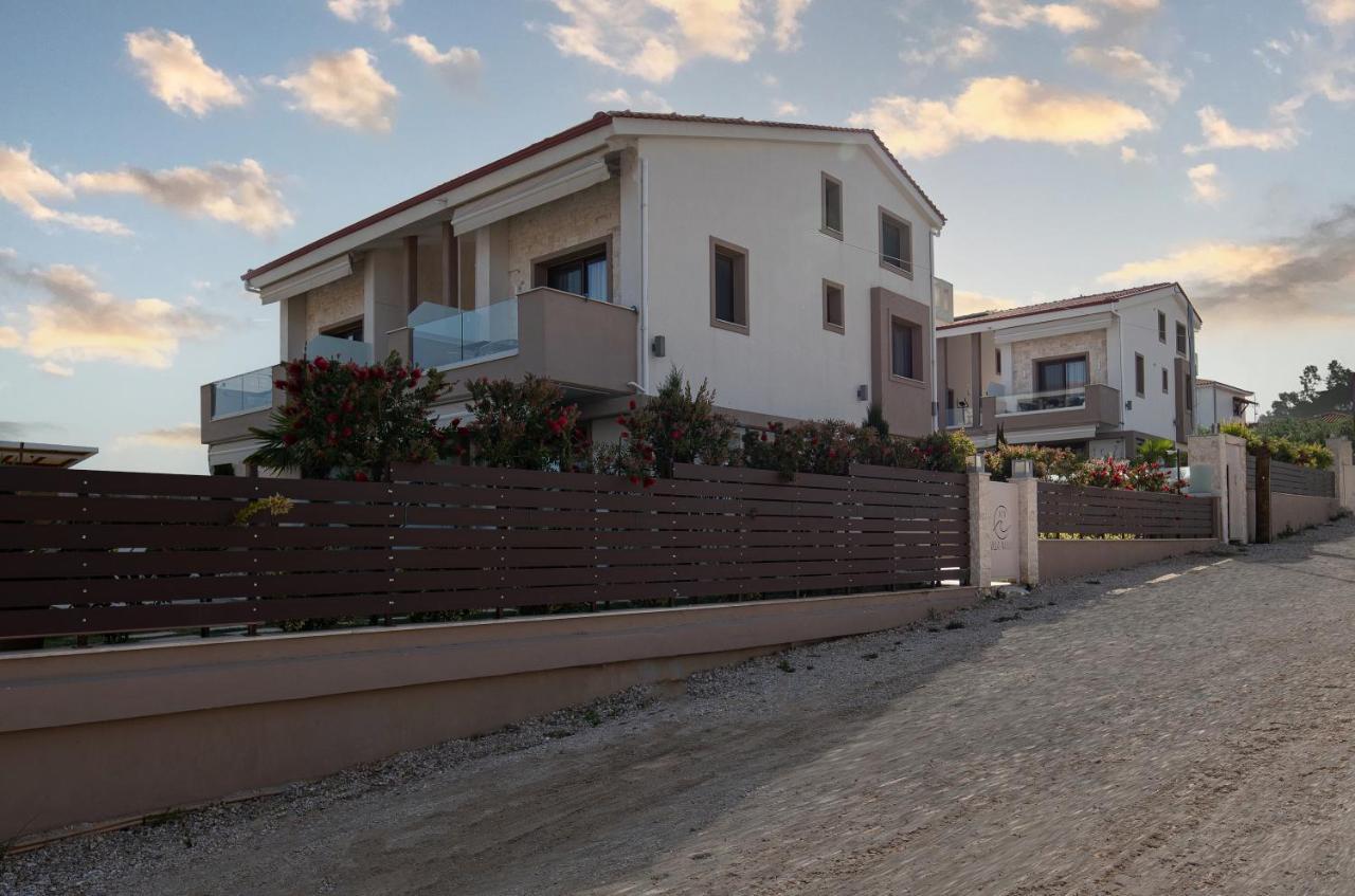 Villa Naiada Никити Екстериор снимка